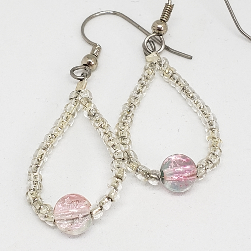 Handmade earrings, beaded earrings. Dangling earri